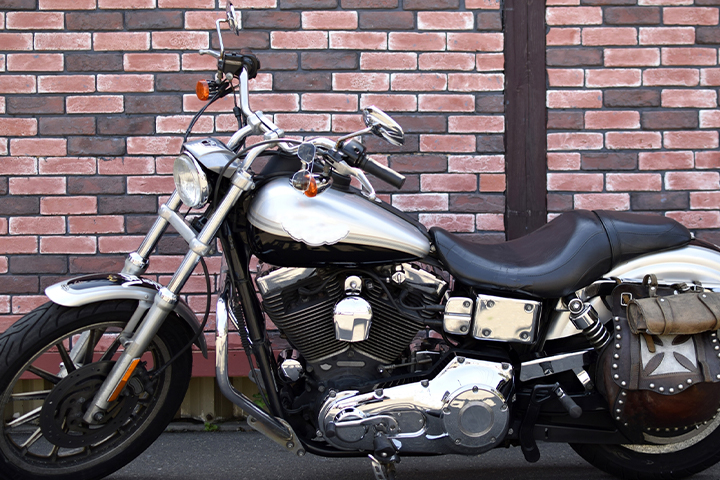バイクを冬に保管する方法。冬眠前の準備から春の乗り出しまで